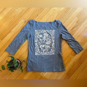 👚* 3/$10 deal! Loft Knitted T-Shirt Tee 3/4 Sleeves Gray Boat Neck Gold Flower